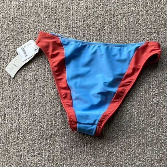 Free People Vega Bikini Bottom NWT Medium Sold Out Size! - Picture 5 of 6
